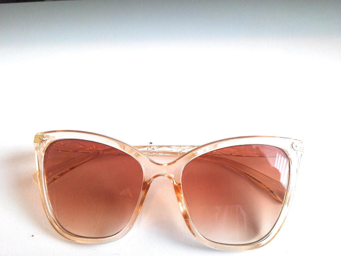 Vintage Style Sunglasses - Retro Chic, Unique Shades