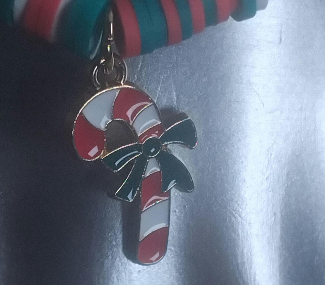 Christmas Heshi Bracelets – Red, White & Green Friendship Bracelets