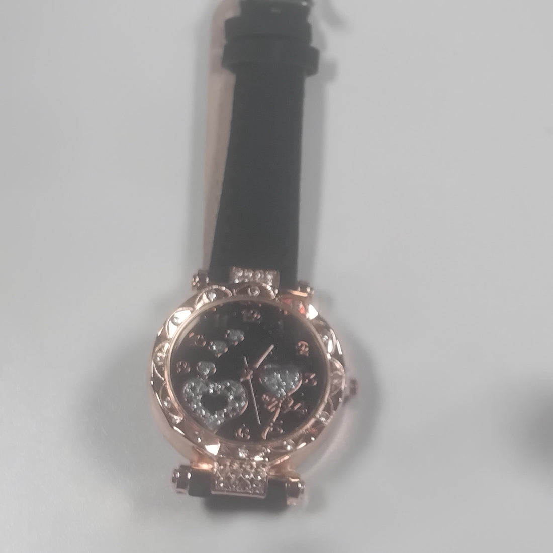 Heart Print Quartz Watch: Women's Casual Analogue Timepiece