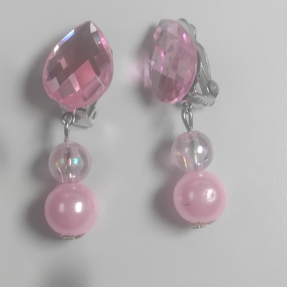 Chic Pink Glass Clip-On Earrings | Stylish Accessory for Every Occasion