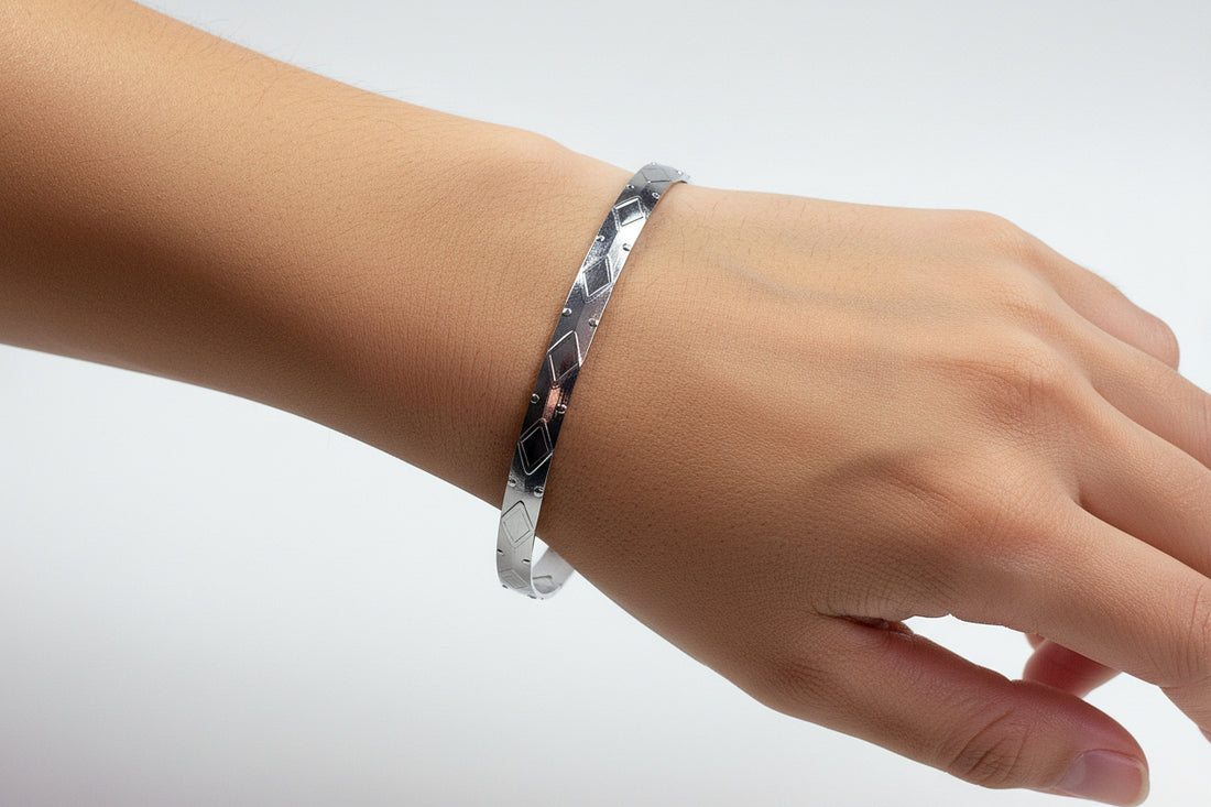 Handmade Silver Daisy Pattern Bangle: Stackable Boho Bracelet
