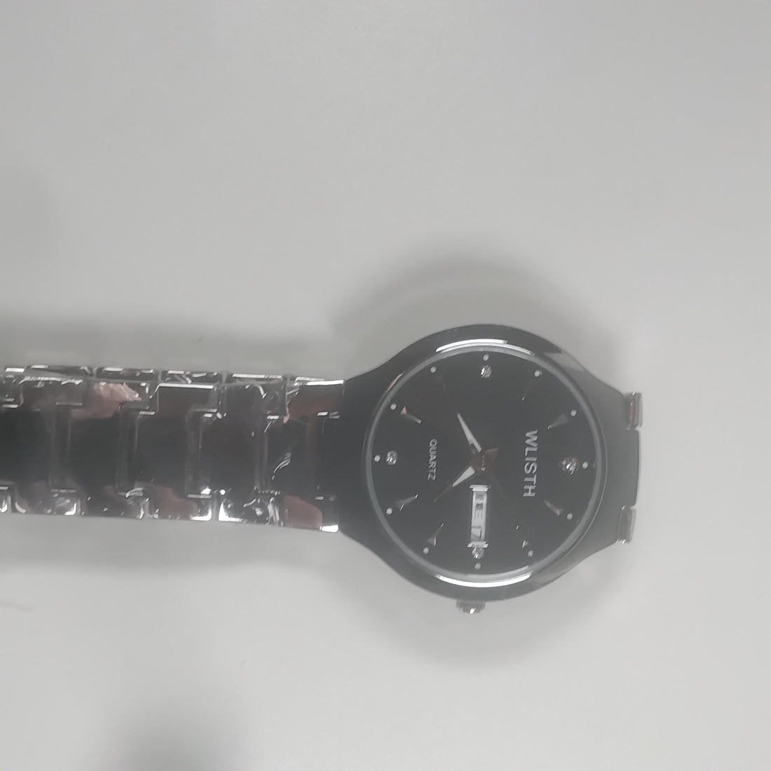 Elegance Defined: Quartz Watch for Men
