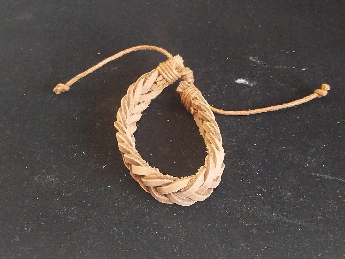 Men's Leather Bracelet: Stylish Braided Cuff