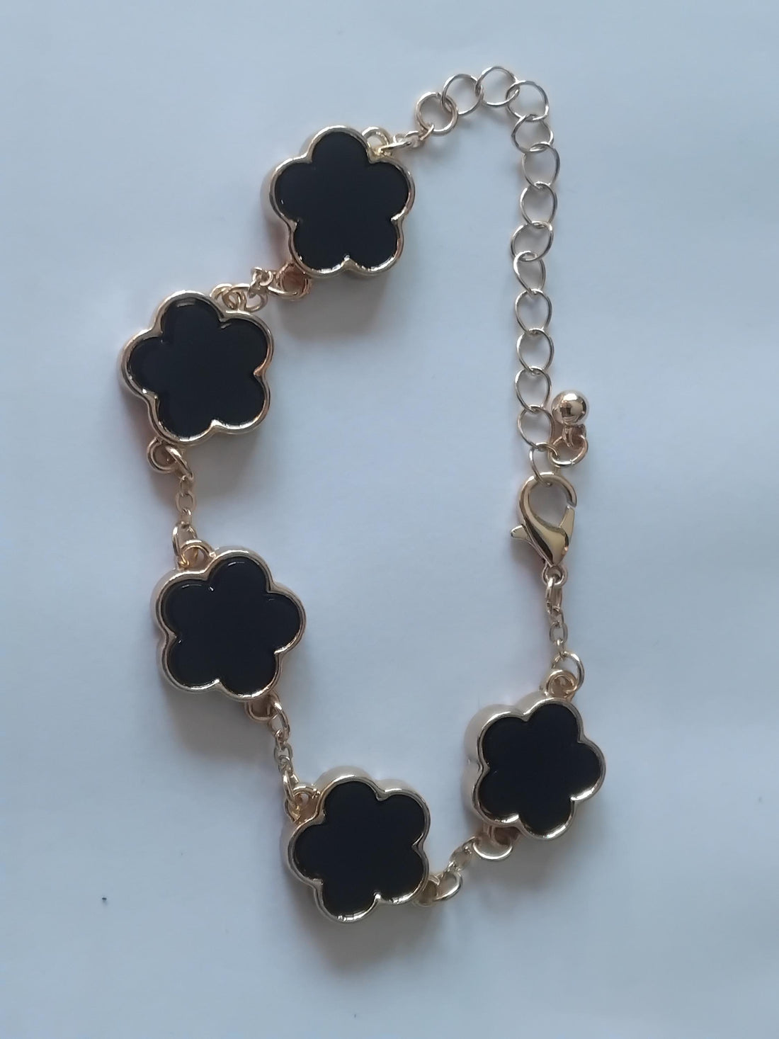 Mother-of-Pearl Daisy Bracelet: Rose Gold Toned Flower Jewelry